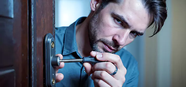 Eviction Locksmith Lutz